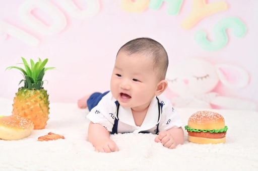 龙岩宝宝在妈妈肚子里